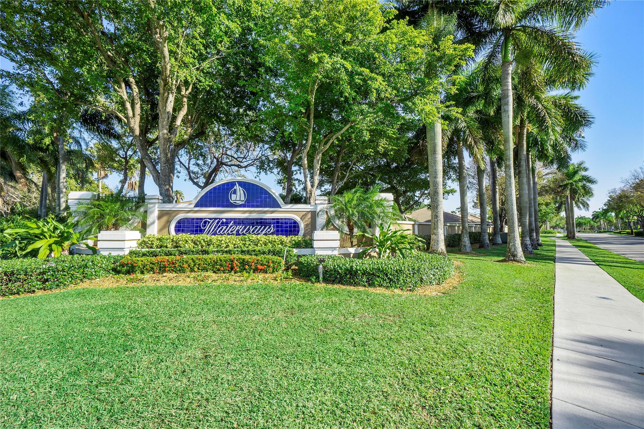 1367 SW 48th Ter
