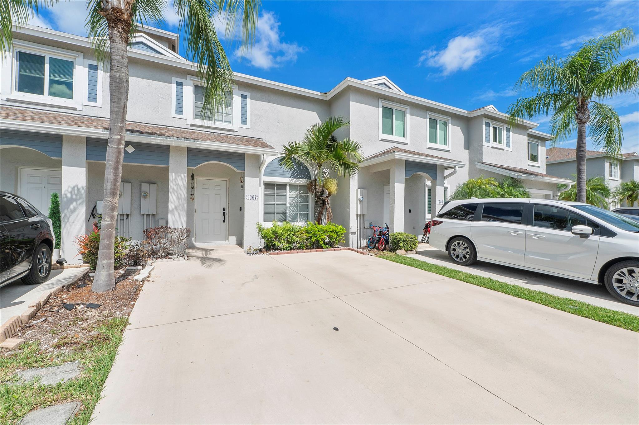 1367 SW 48th Ter