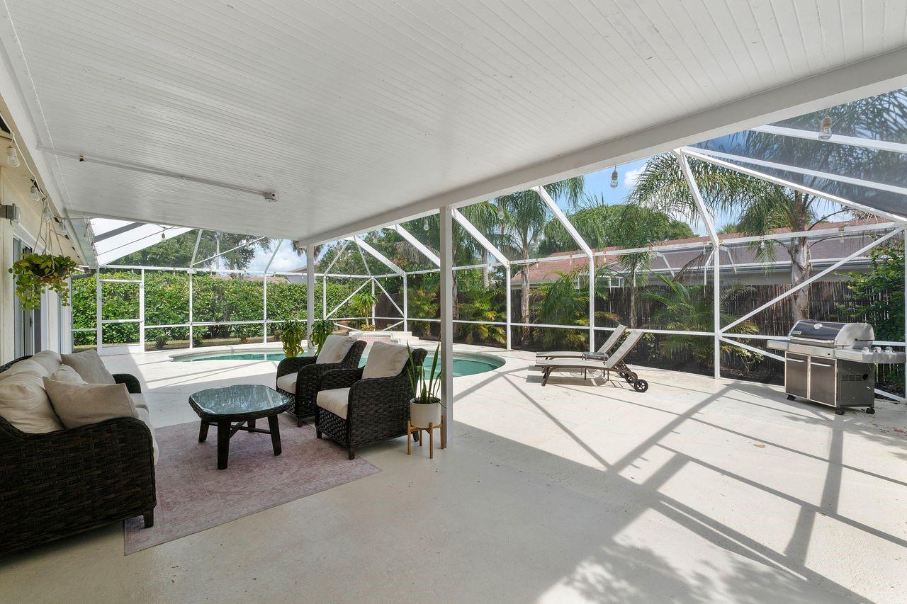 4061 NW 54th Ct