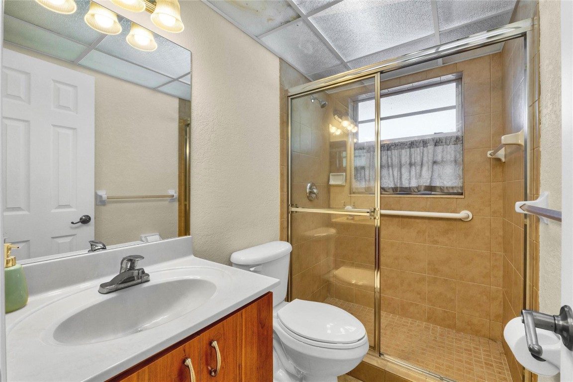 1015 Country Club Dr 203