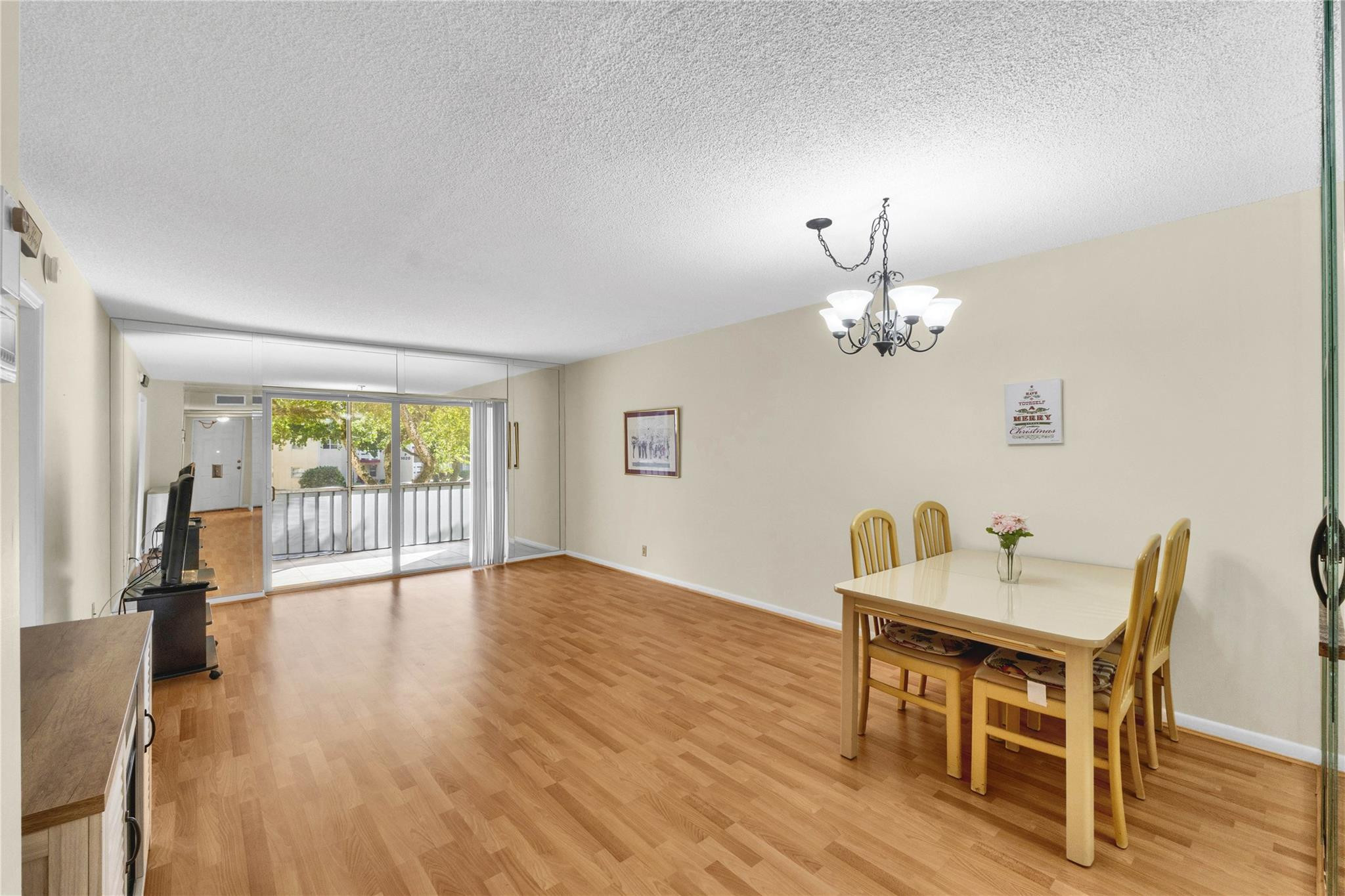 1015 Country Club Dr 203
