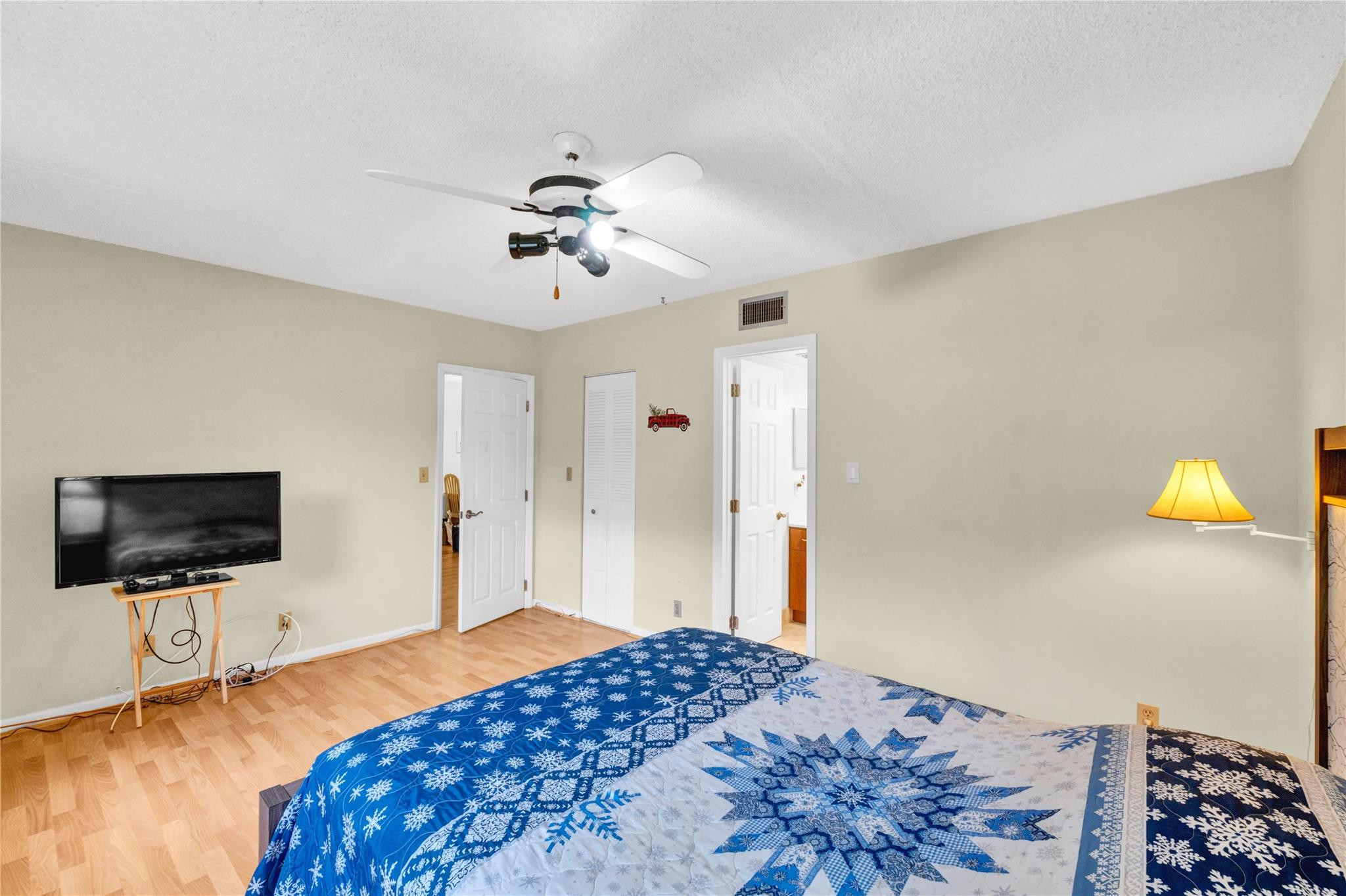 1015 Country Club Dr 203