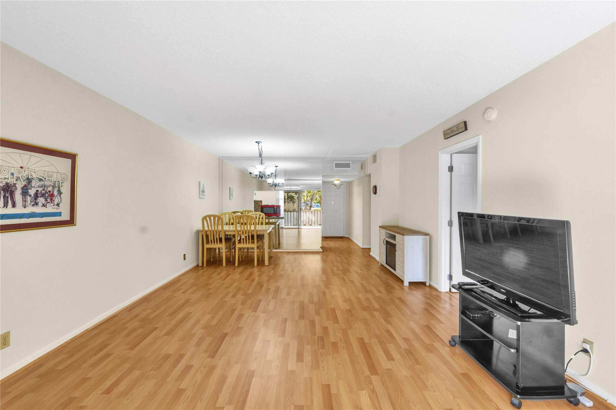 1015 Country Club Dr 203