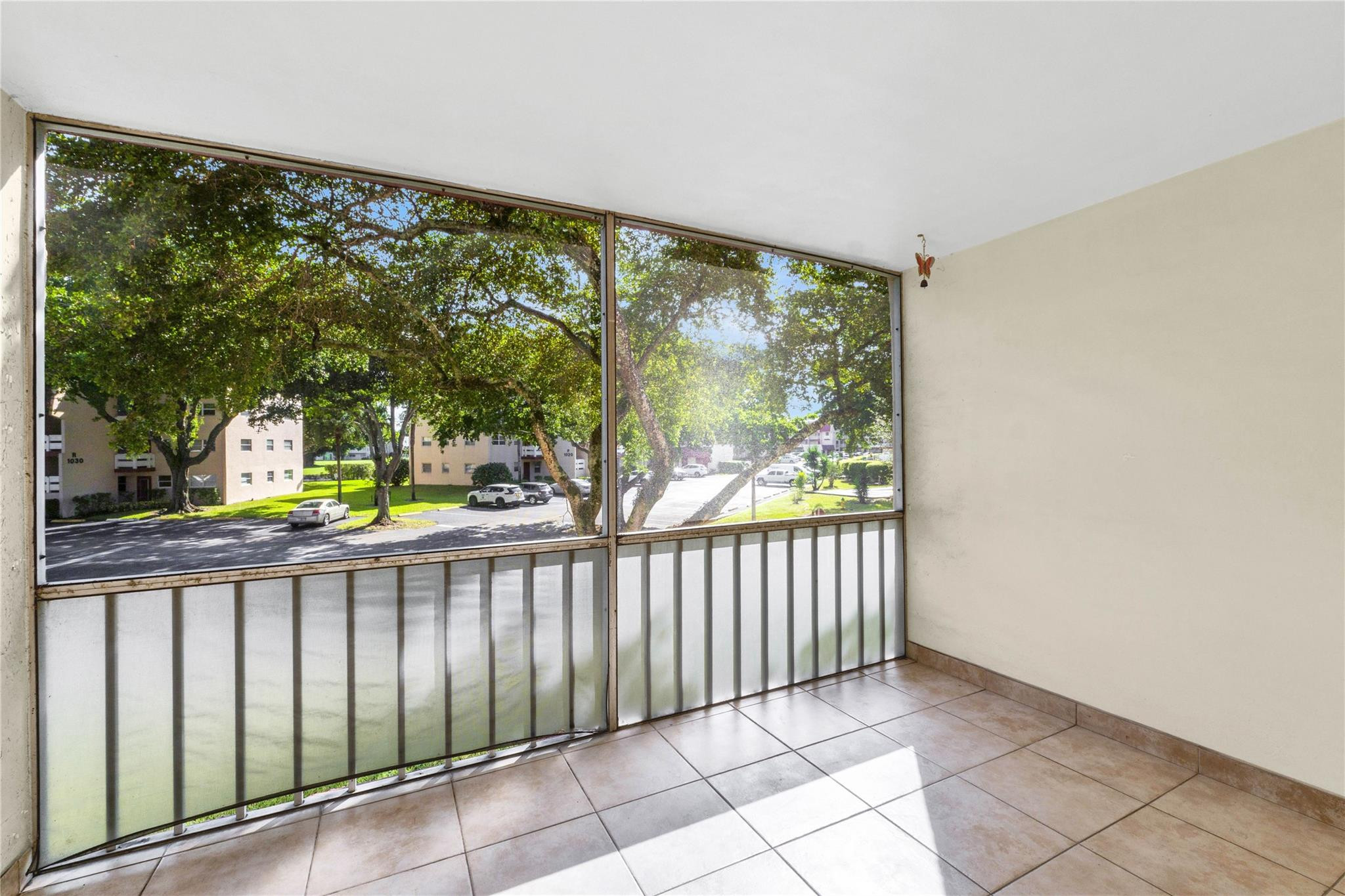1015 Country Club Dr 203