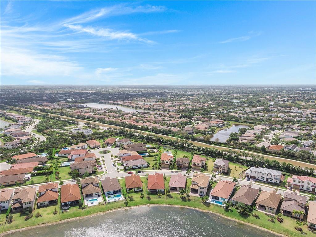 11835 S Baypoint Cir