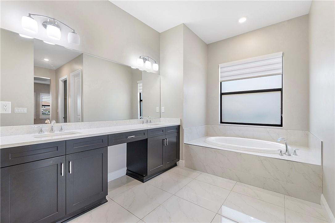 11835 S Baypoint Cir