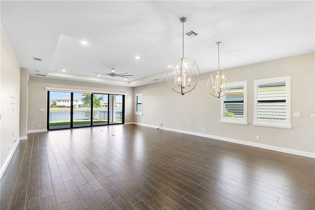 11835 S Baypoint Cir