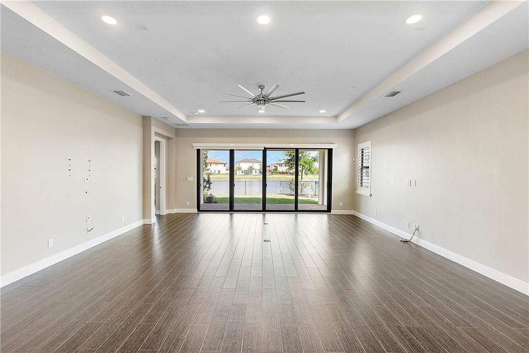 11835 S Baypoint Cir