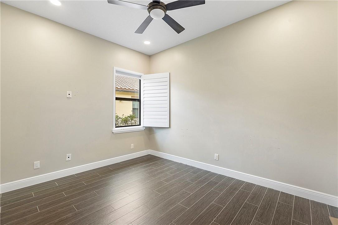 11835 S Baypoint Cir