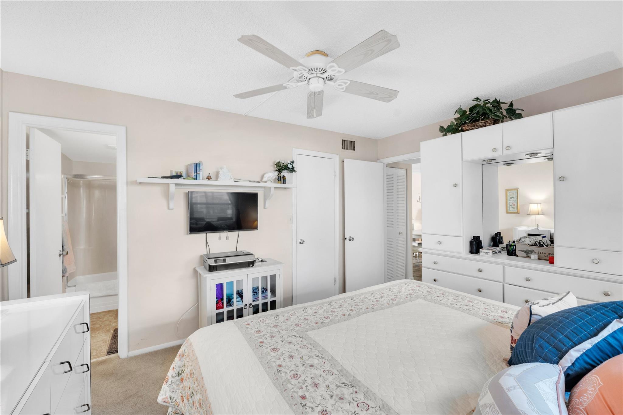 2998 Sunrise Lks Dr 115