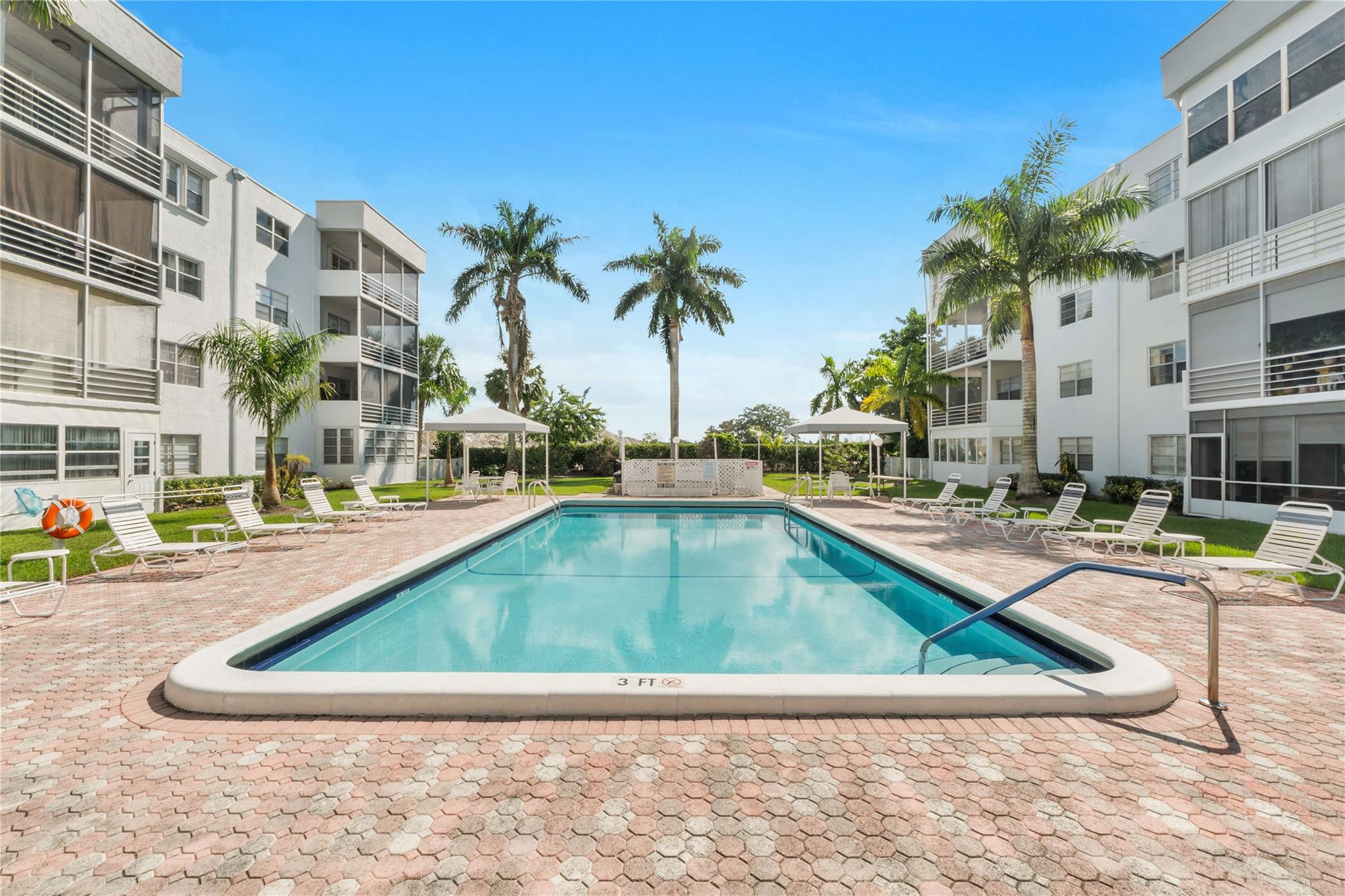 2998 Sunrise Lks Dr 115