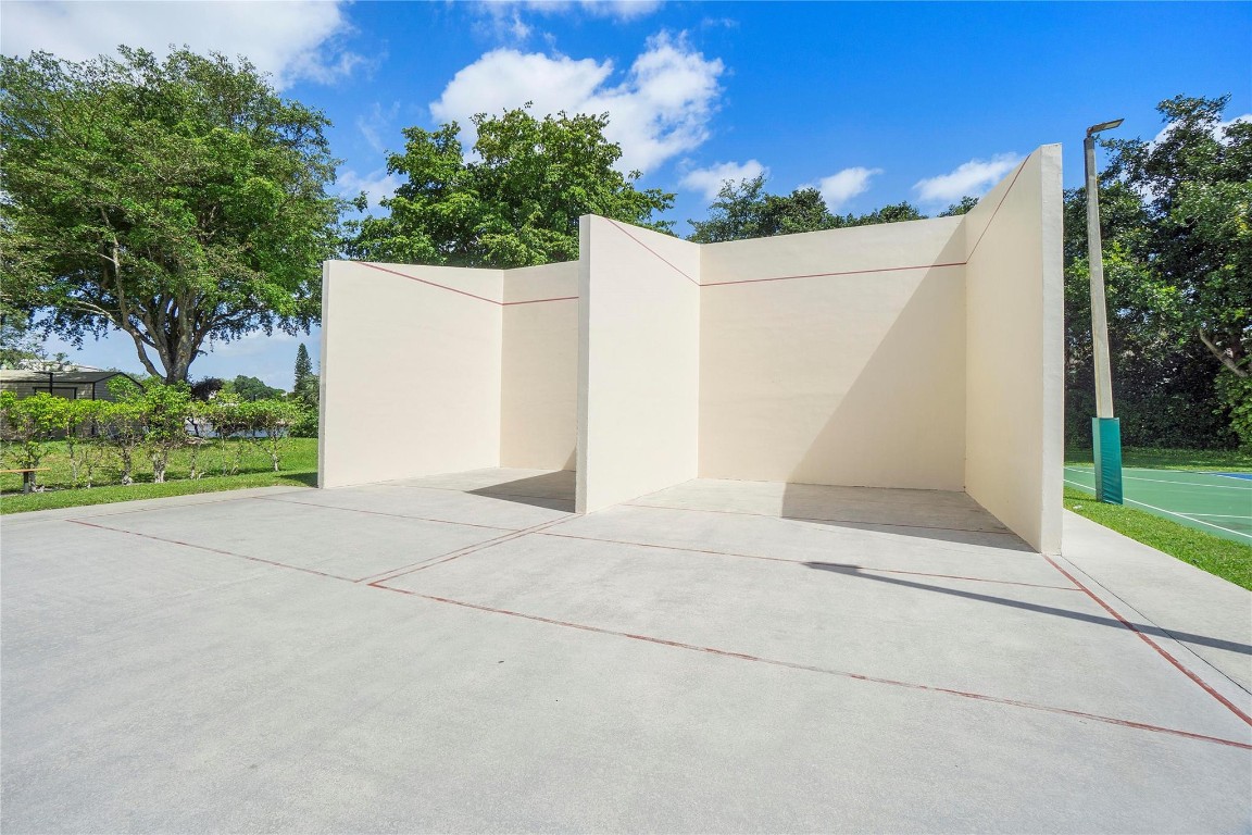 3246 Carambola Cir 3246