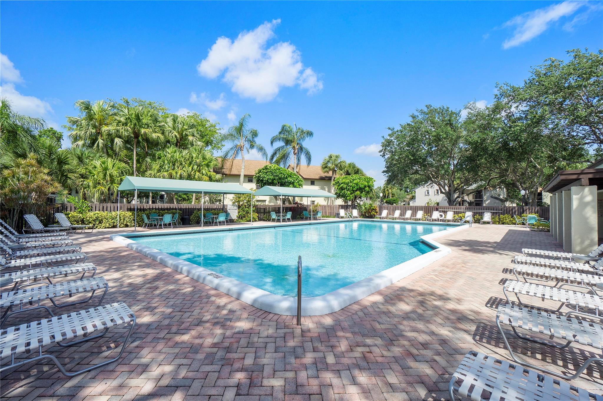 3246 Carambola Cir 3246