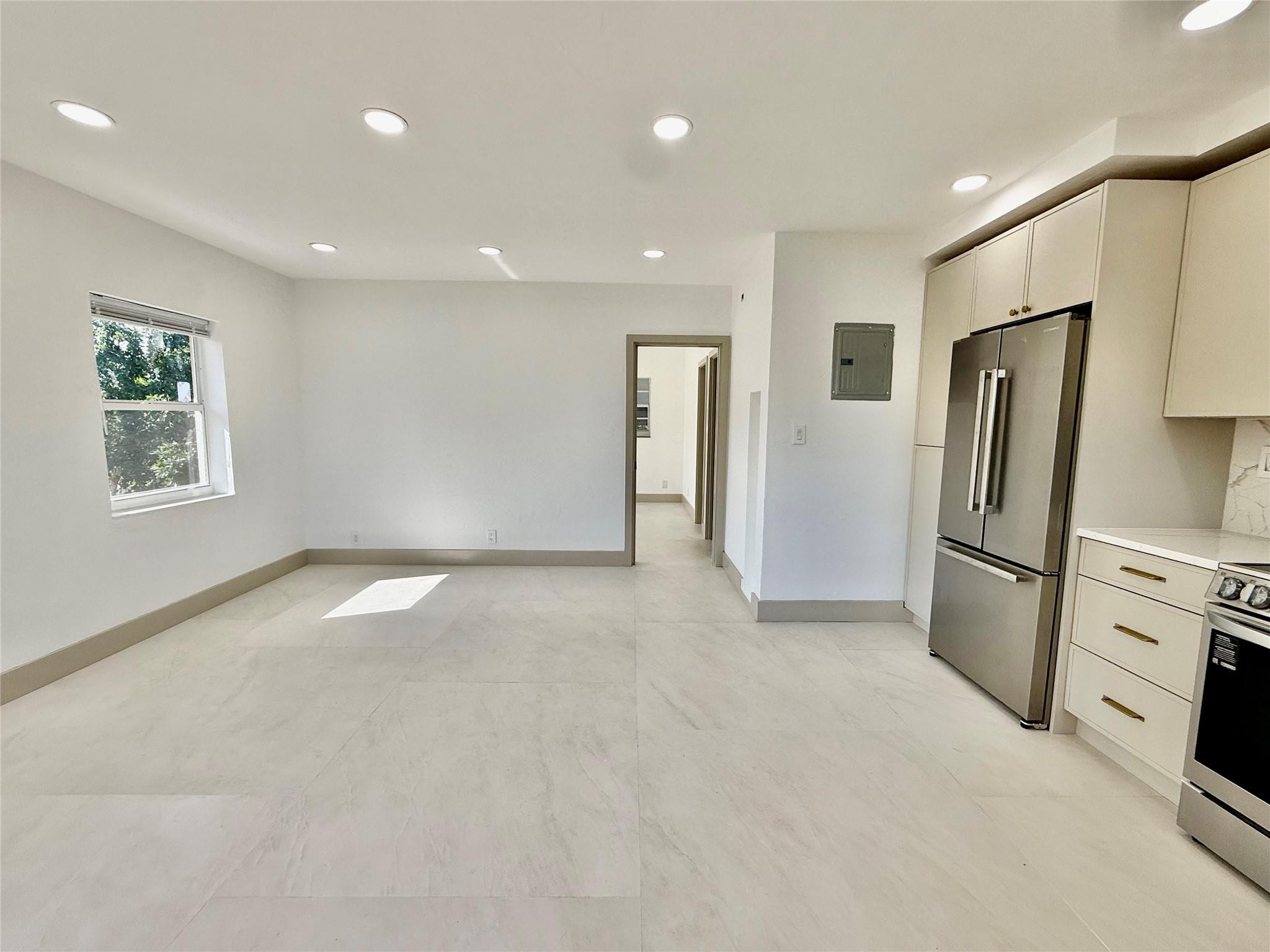 1400 SE 7th Ave 4