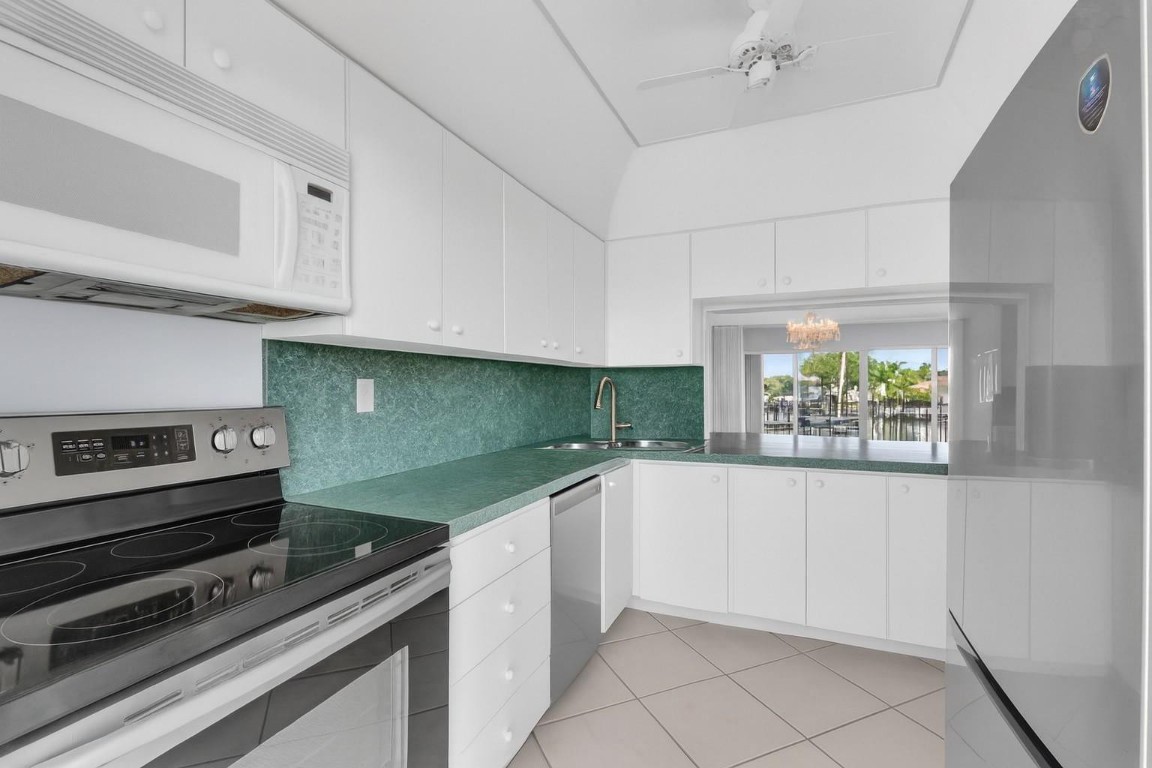 390 N Federal Hwy 206