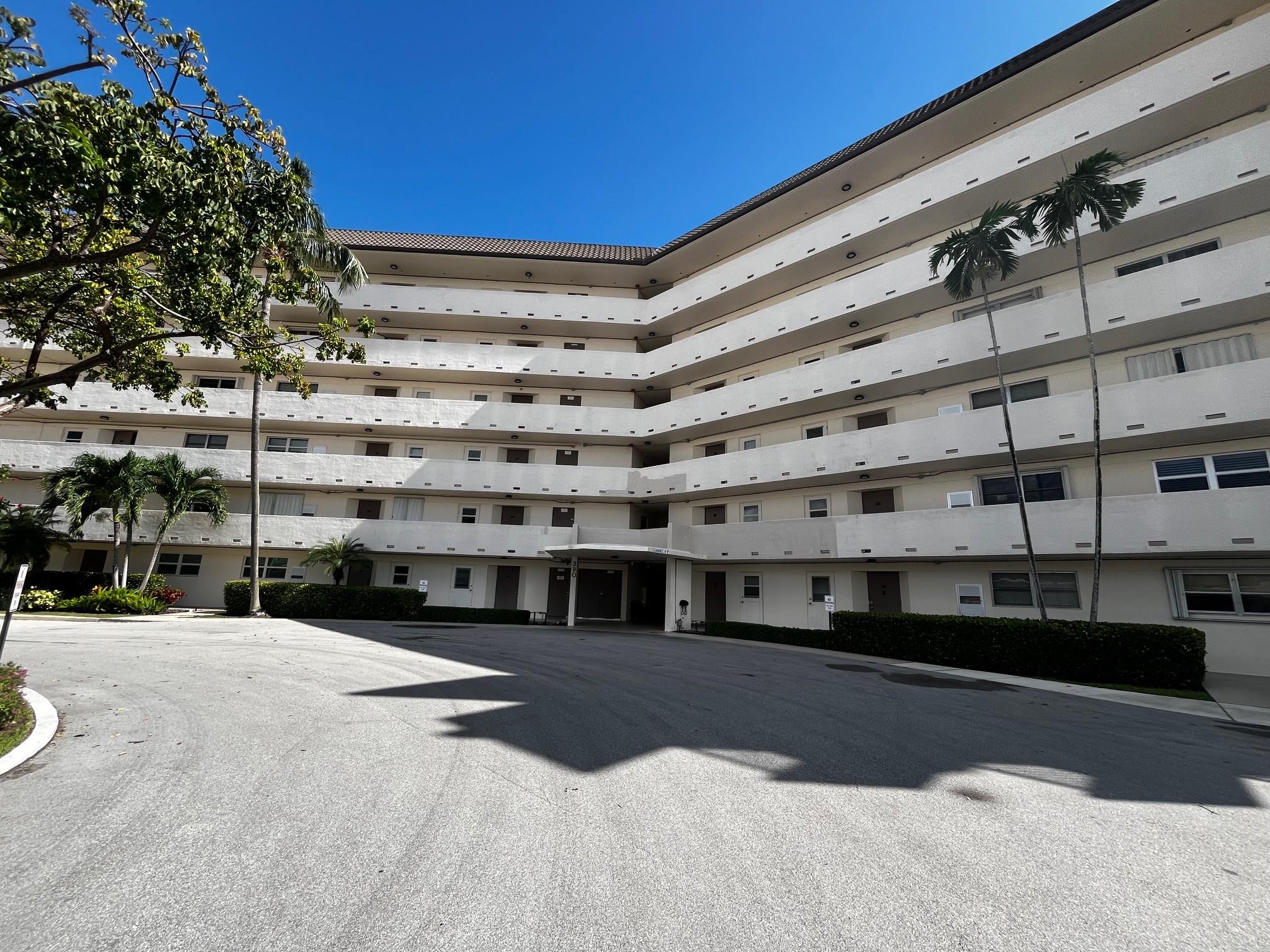 390 N Federal Hwy 206