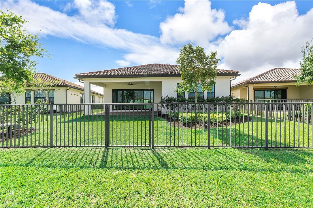 11835 S Baypoint Cir