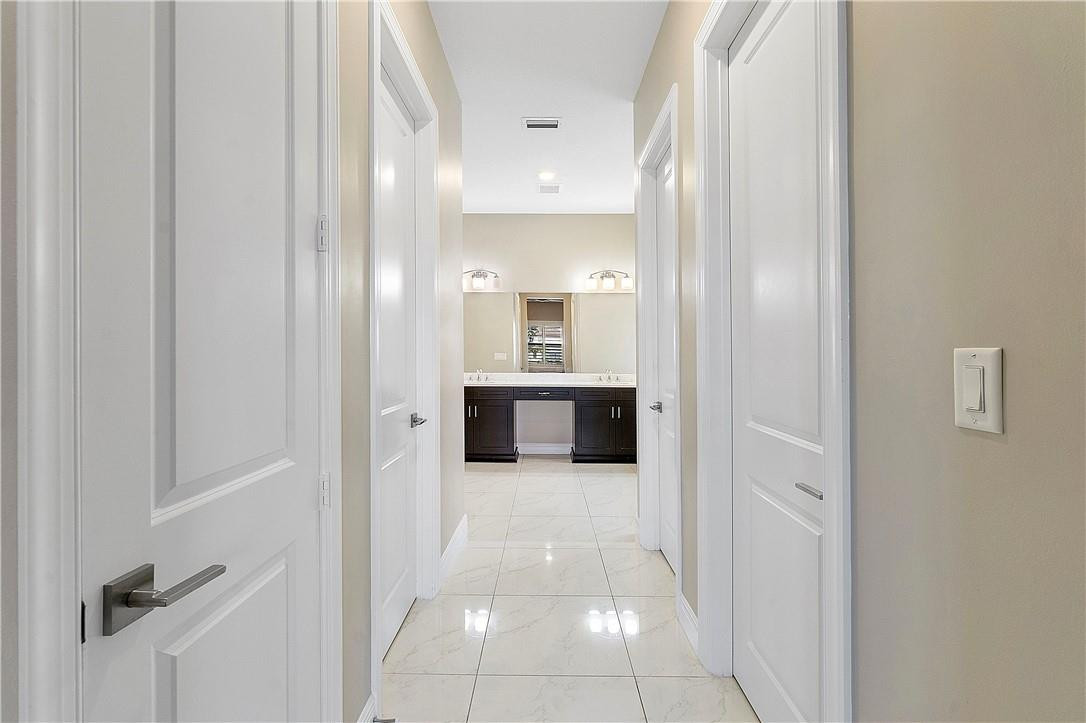 11835 S Baypoint Cir