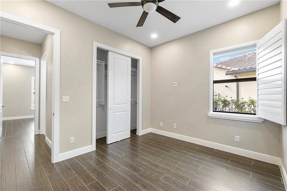 11835 S Baypoint Cir