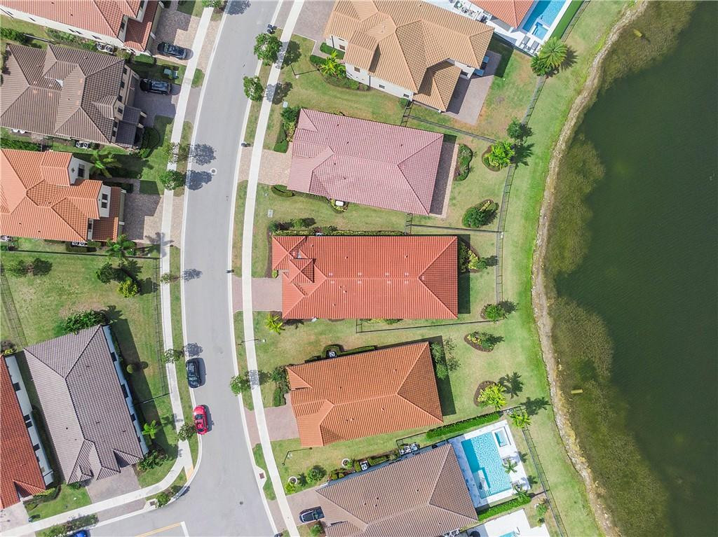 11835 S Baypoint Cir