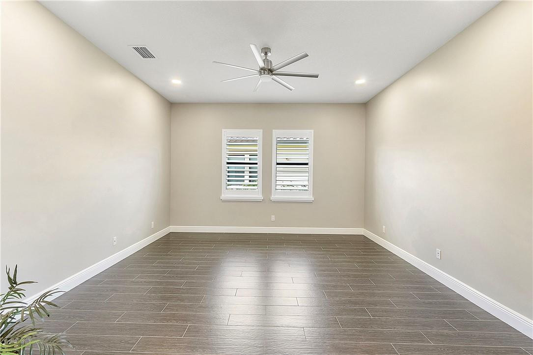 11835 S Baypoint Cir