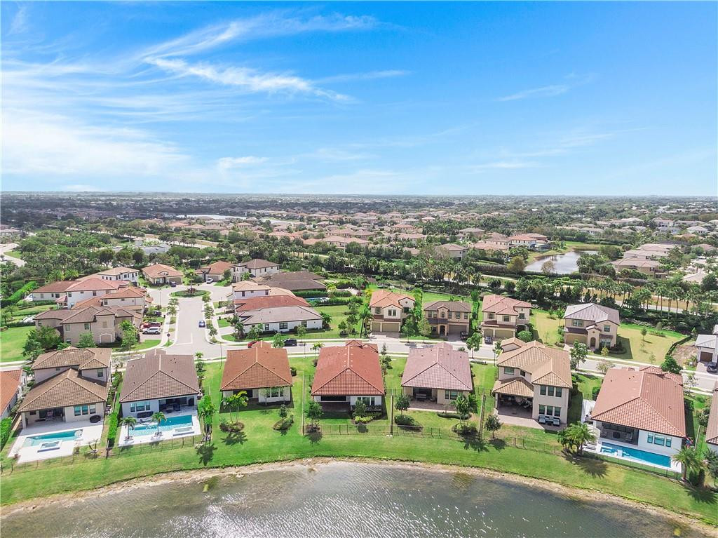 11835 S Baypoint Cir