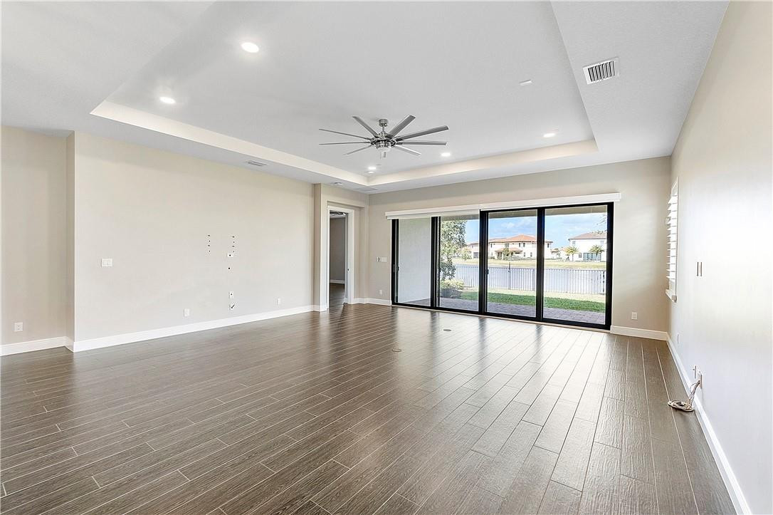 11835 S Baypoint Cir