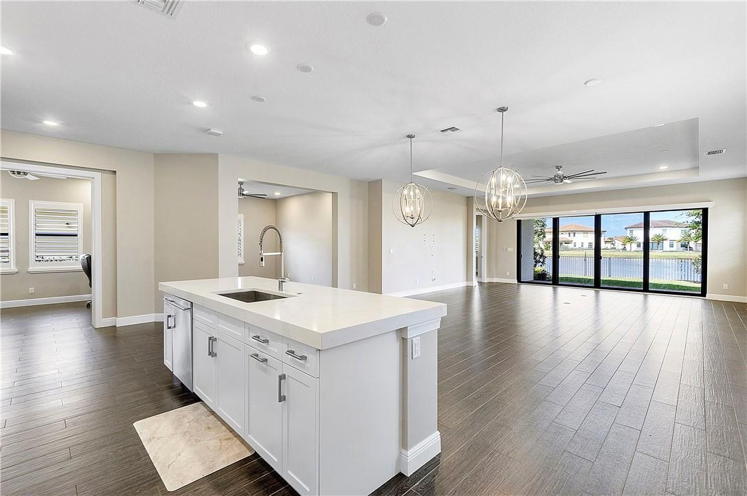 11835 S Baypoint Cir