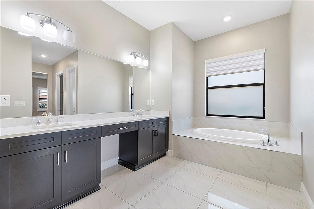 11835 S Baypoint Cir