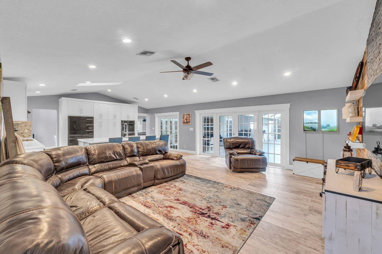 5440 NW 77th Terrace