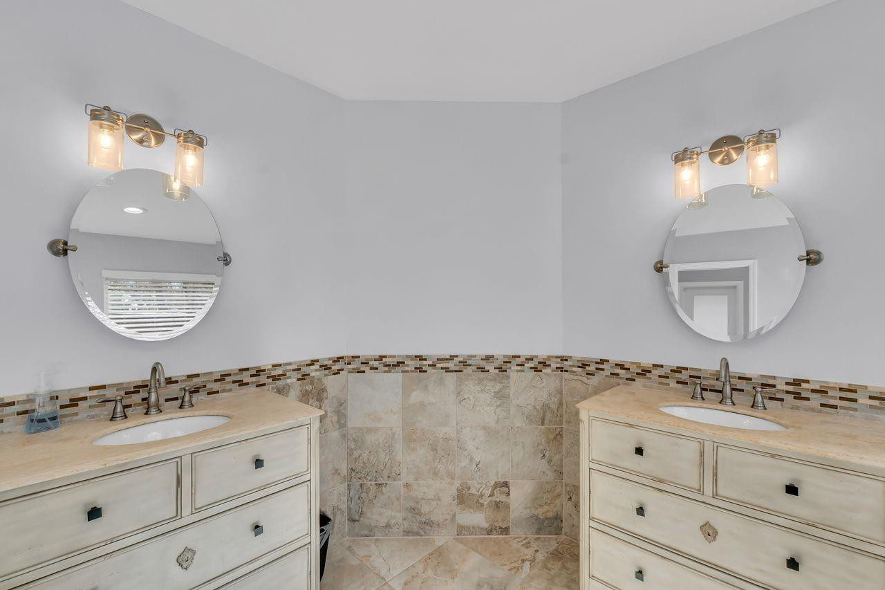 5440 NW 77th Terrace