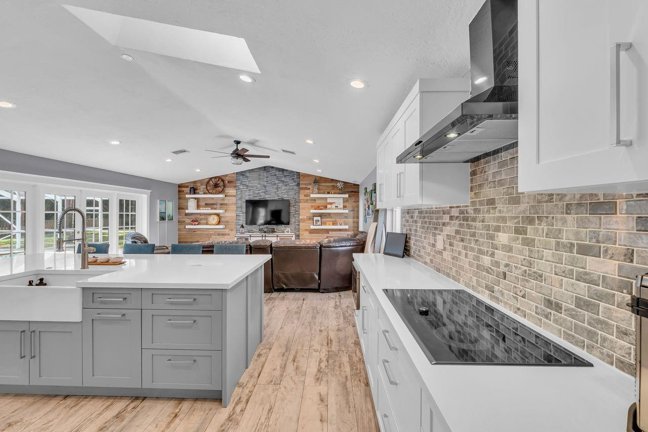 5440 NW 77th Terrace