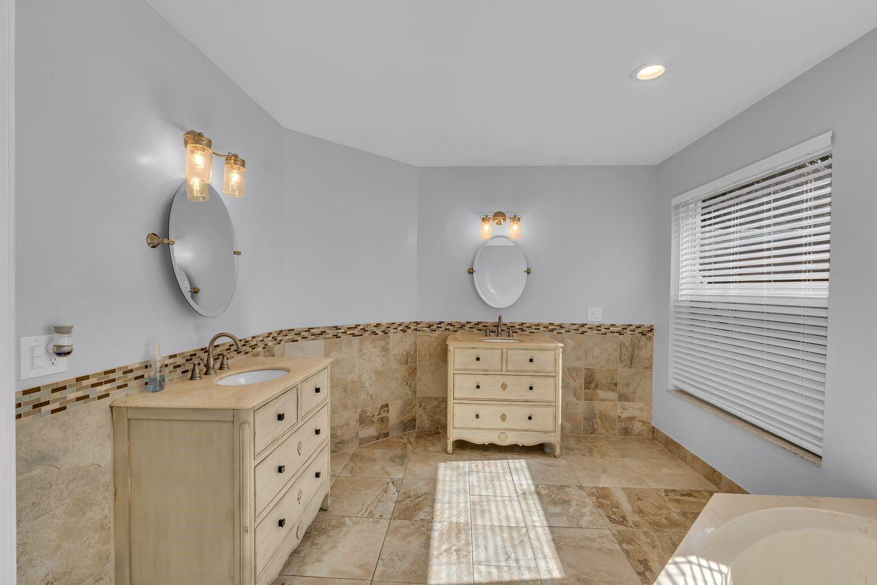 5440 NW 77th Terrace