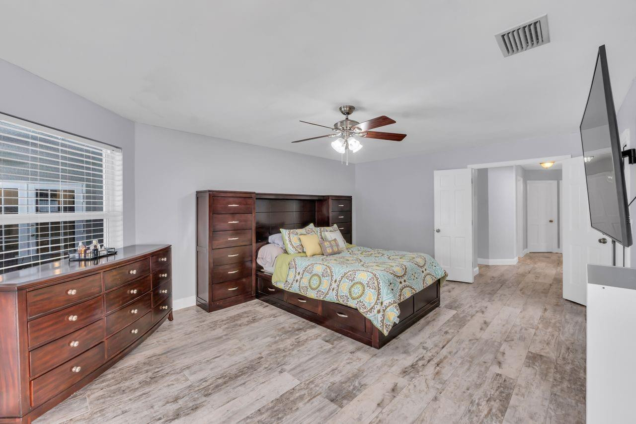 5440 NW 77th Terrace