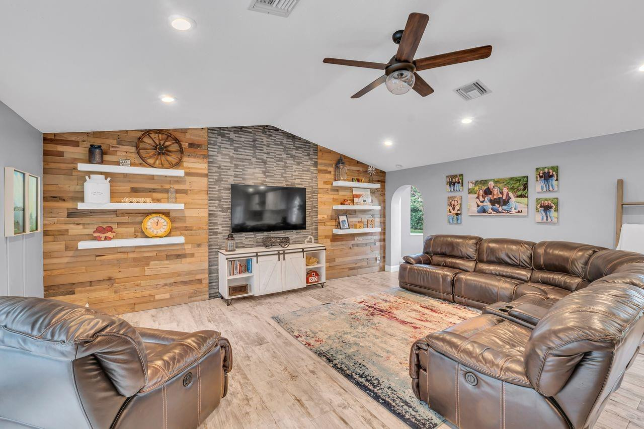 5440 NW 77th Terrace