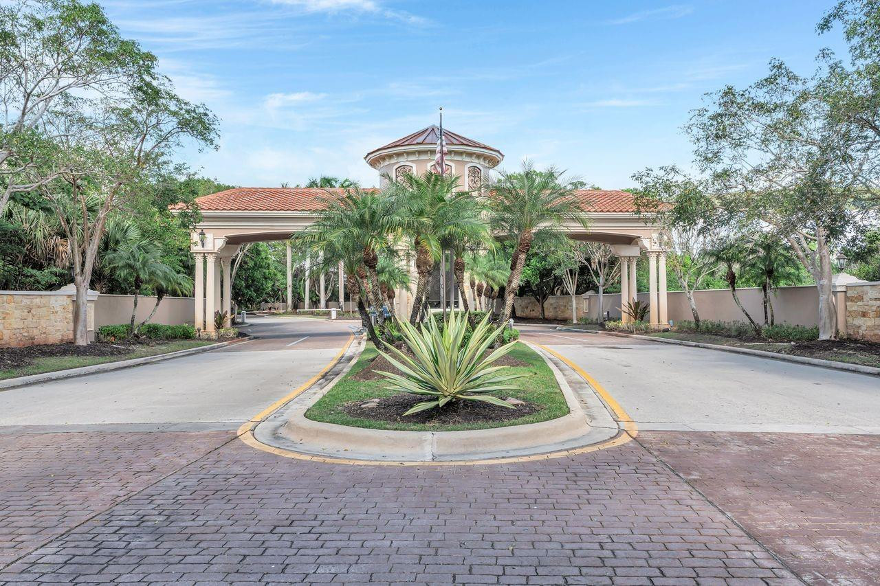 5440 NW 77th Terrace