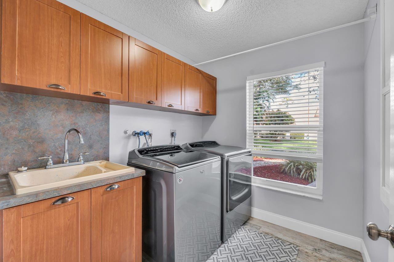 5440 NW 77th Terrace