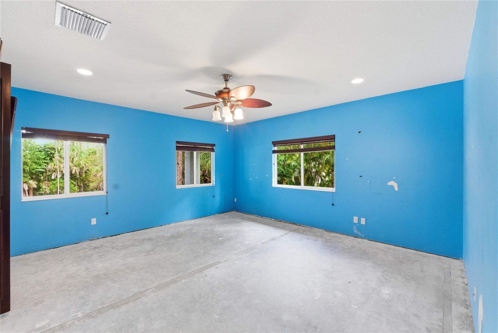 5889 NW 66th Avenue