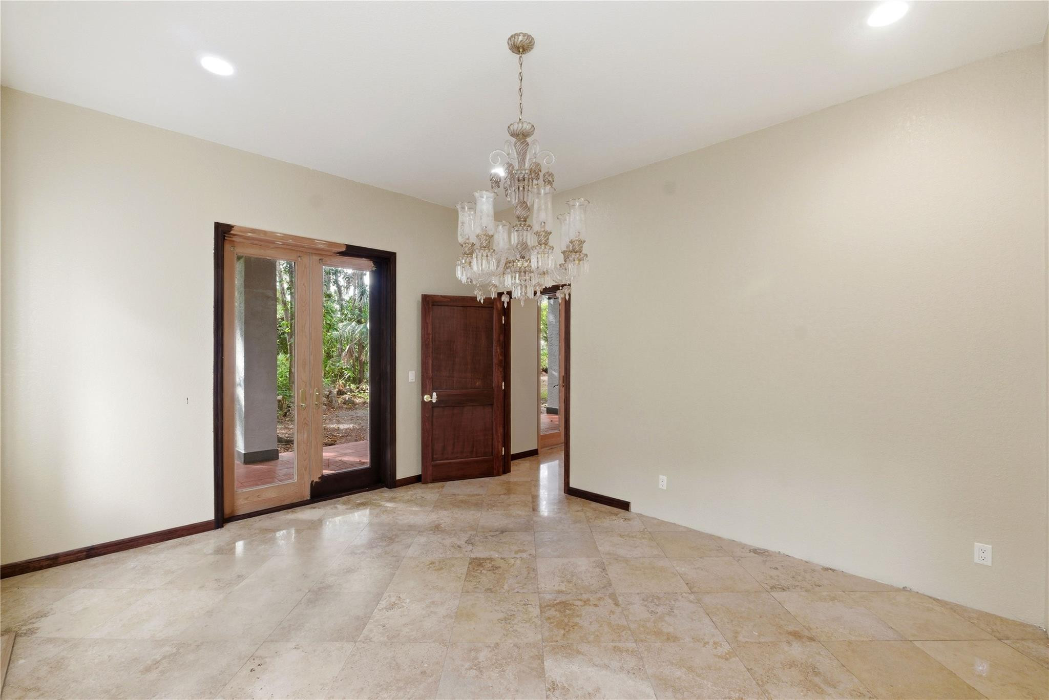 5889 NW 66th Avenue