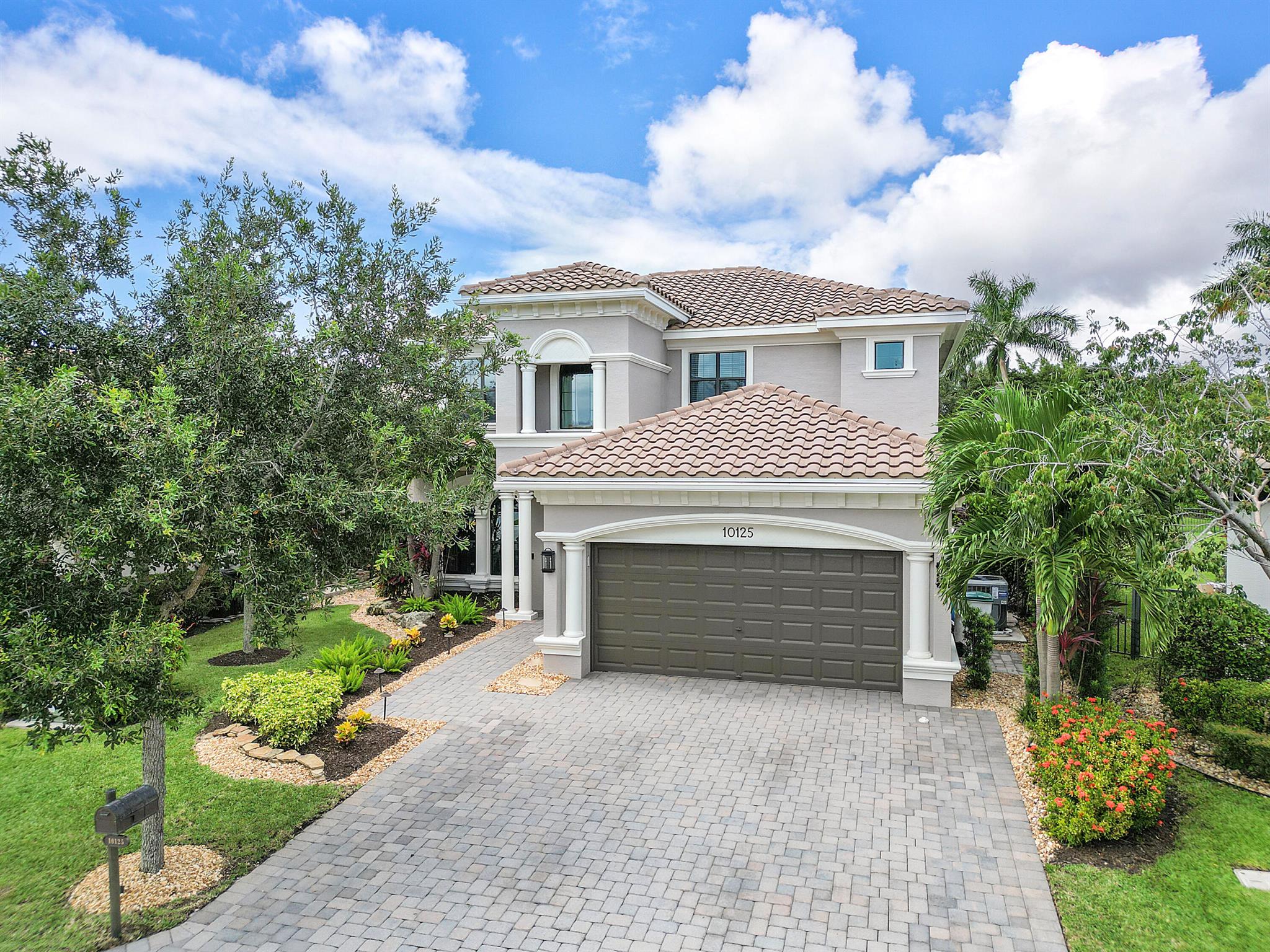 10125 Cameilla Street