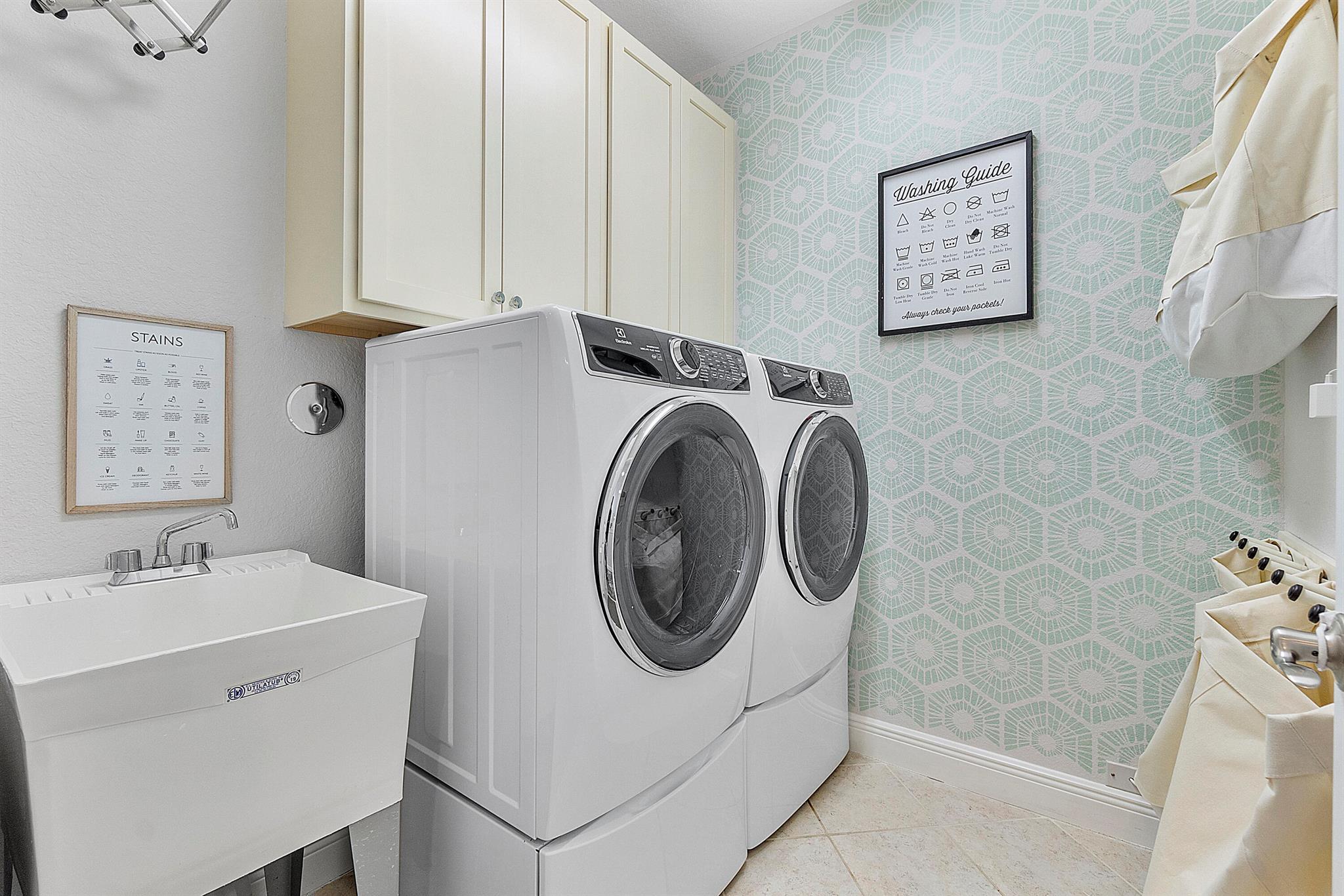 10125 Cameilla Street