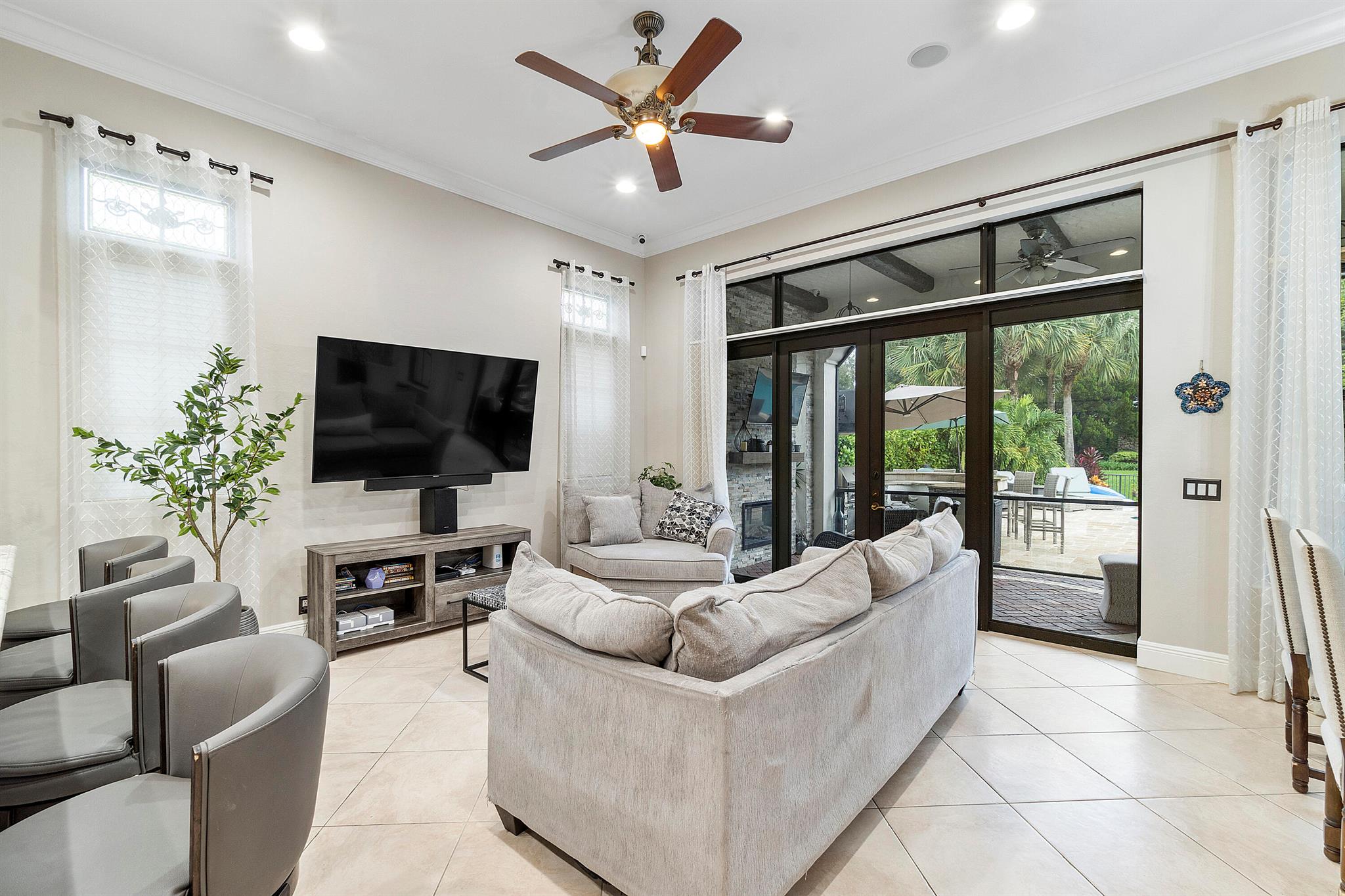 7146 Spyglass Avenue