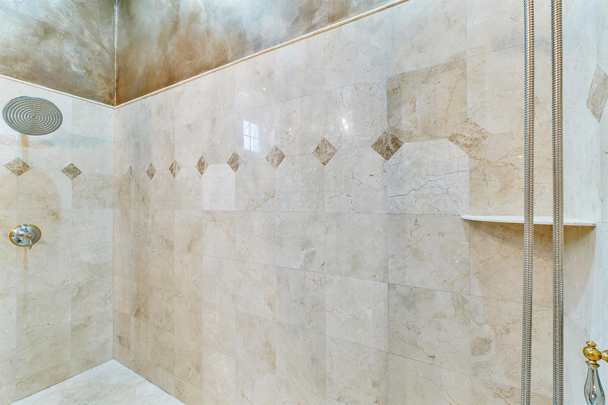 7146 Spyglass Avenue