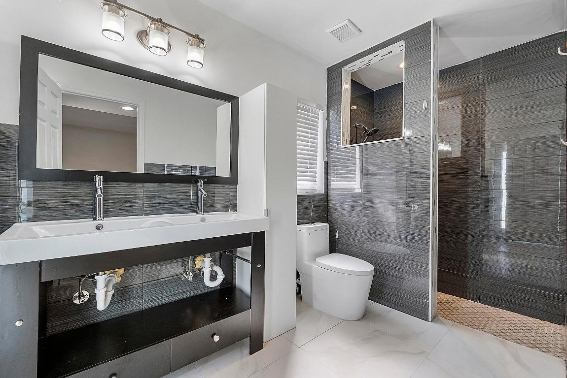 11461 NW 39th Street