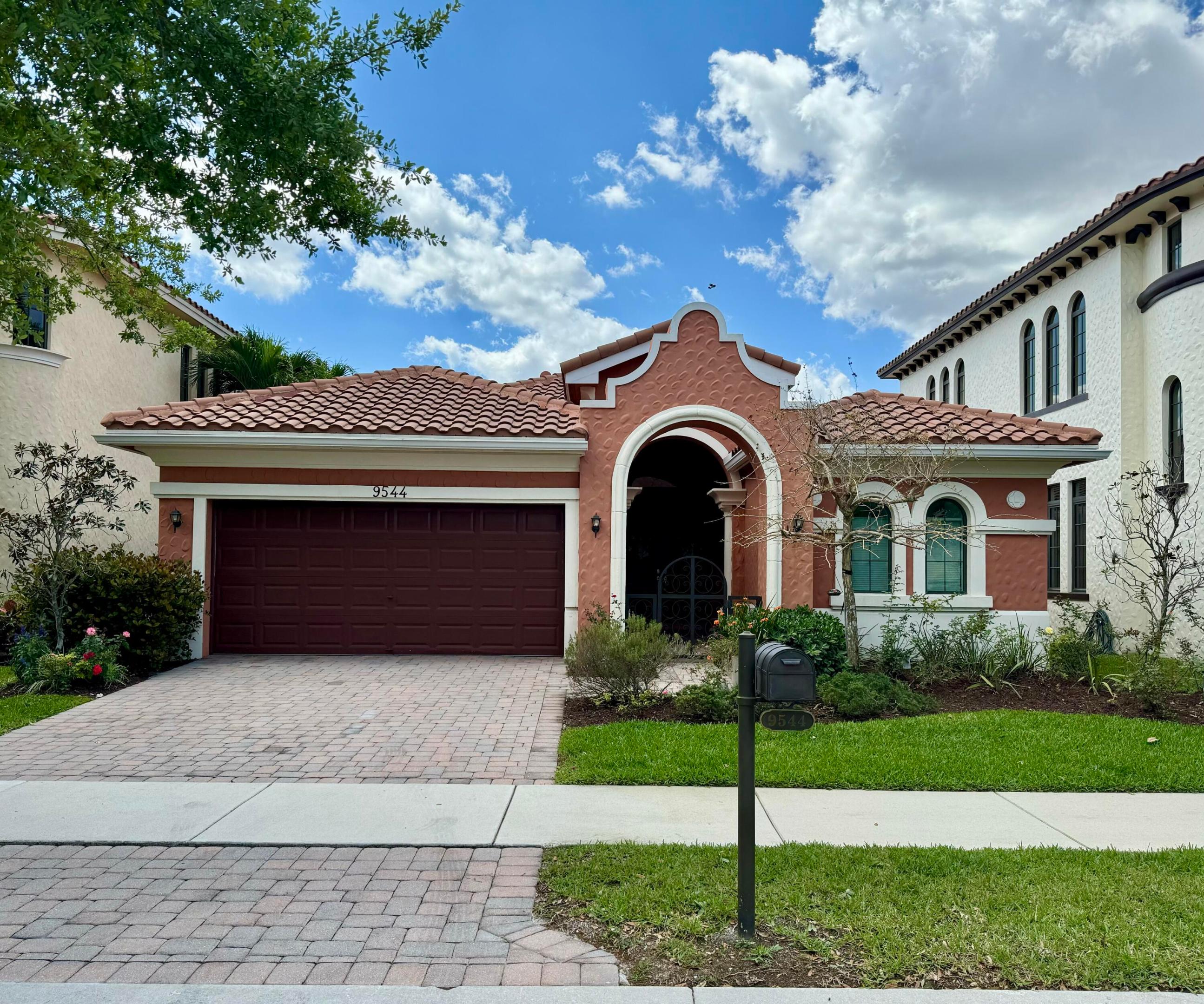 9544 Exbury Court
