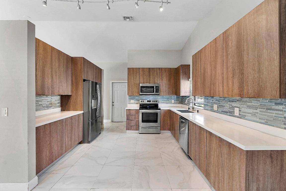 11461 NW 39th Street