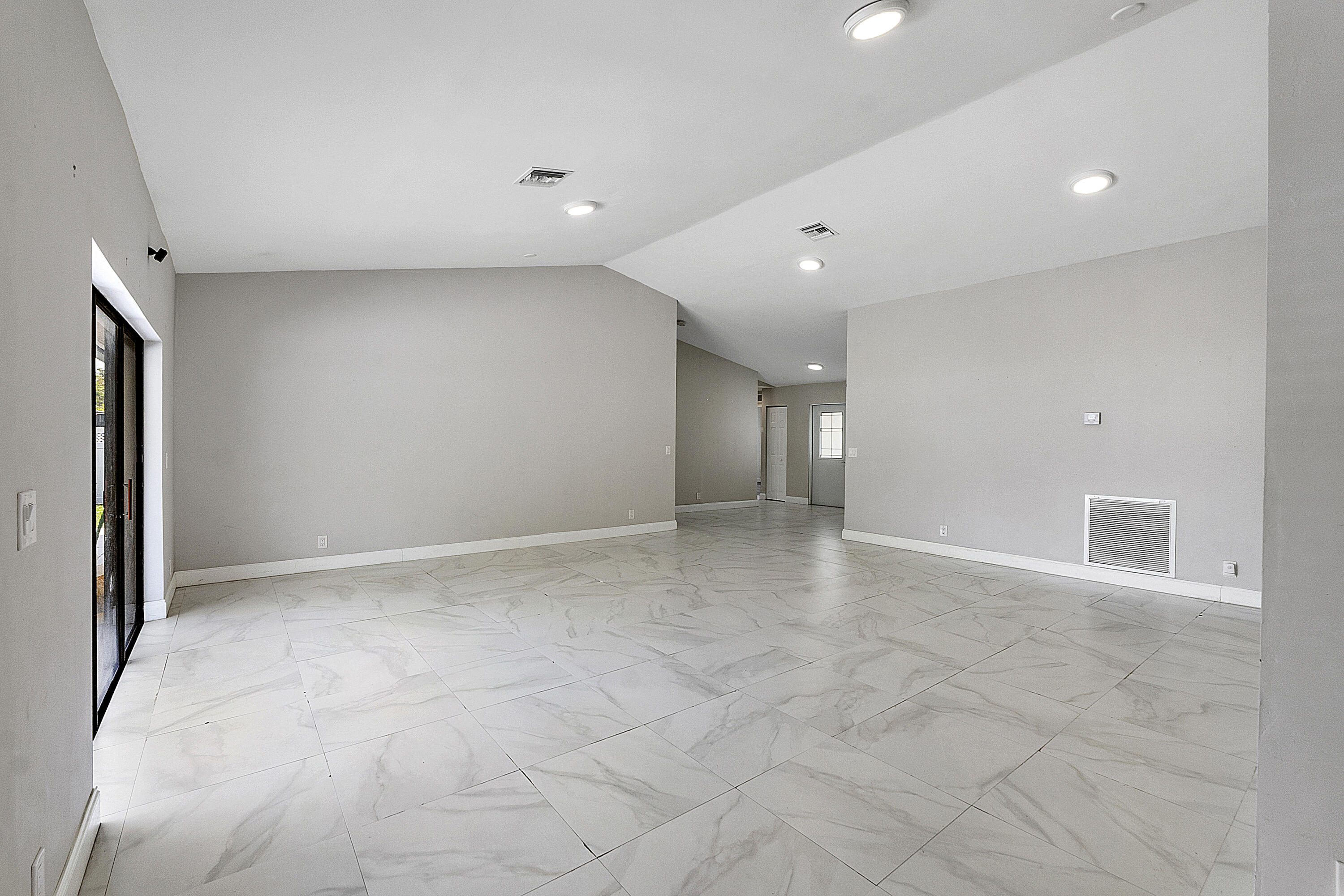 11461 NW 39th Street