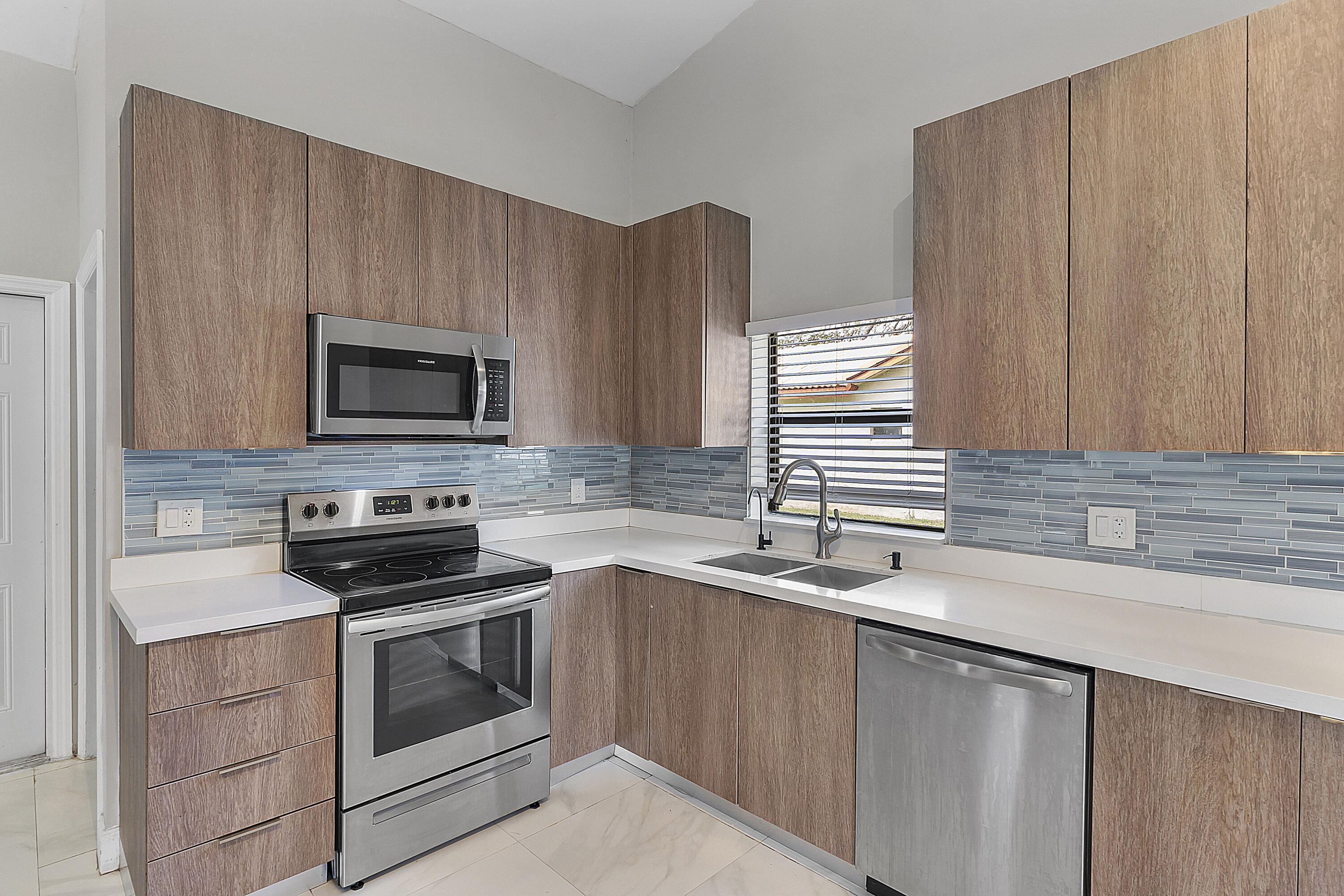 11461 NW 39th Street