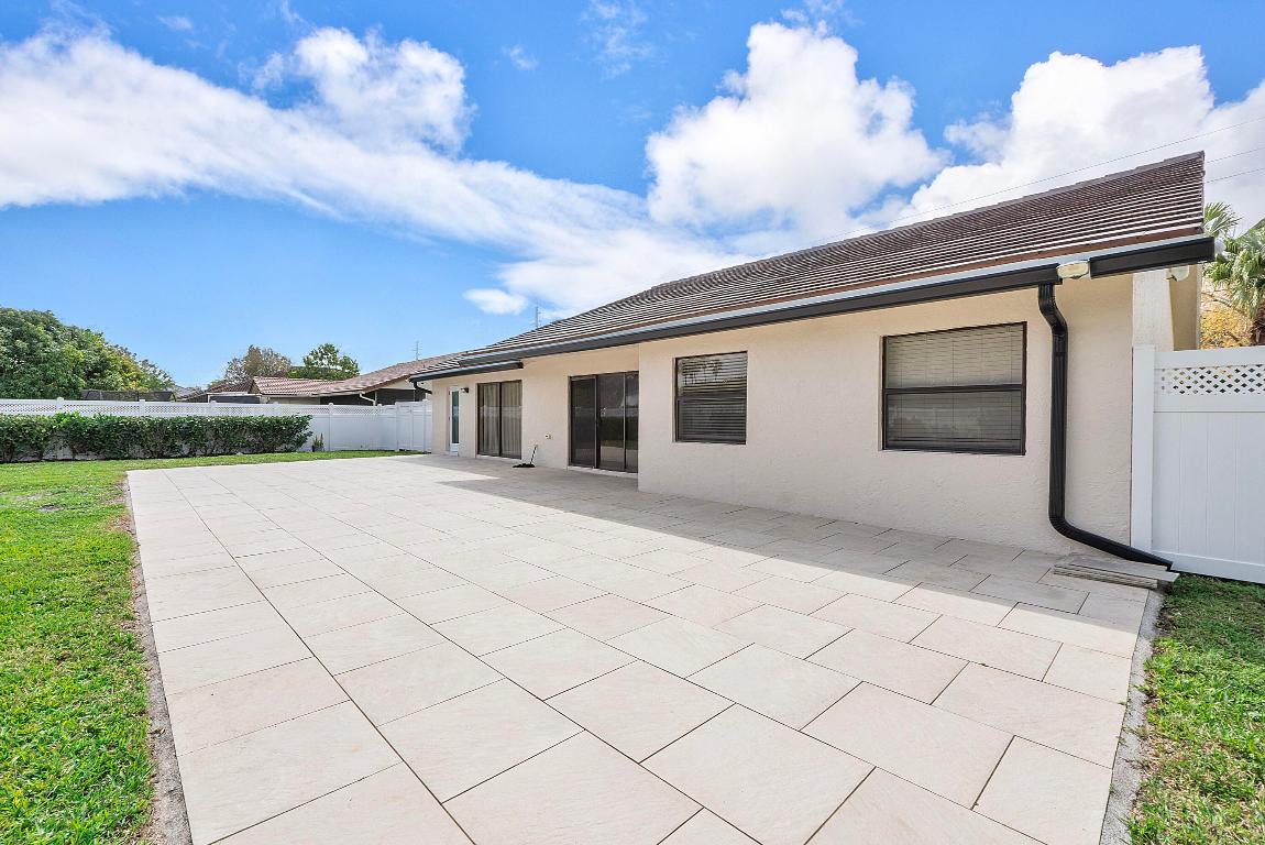 11461 NW 39th Street