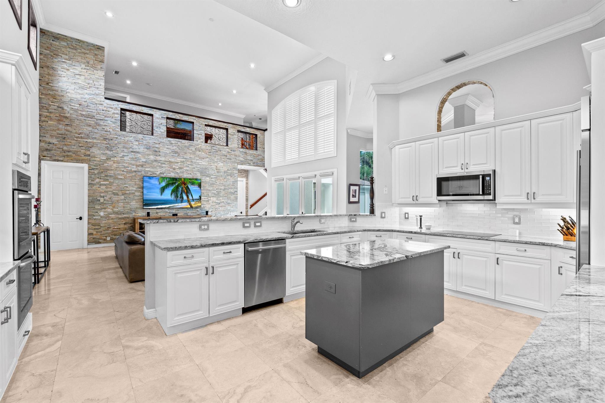 8948 Pinebrook Court